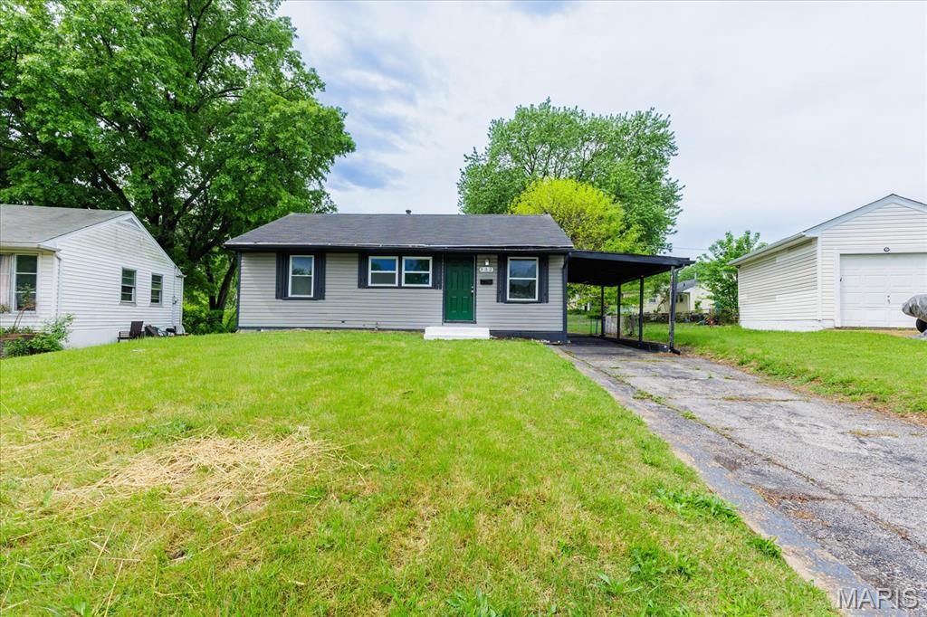 Photo of 332 Banff Circle, St Louis, MO 63137 (MLS # 26025119)