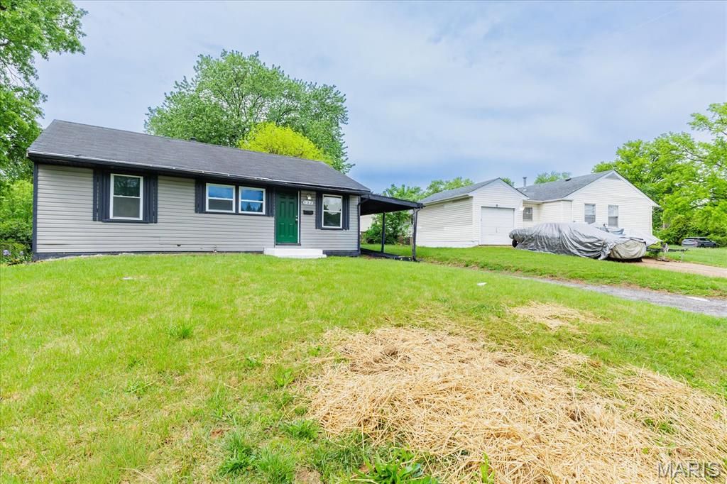 Photo of 332 Banff Circle, St Louis, MO 63137 (MLS # 26025119)