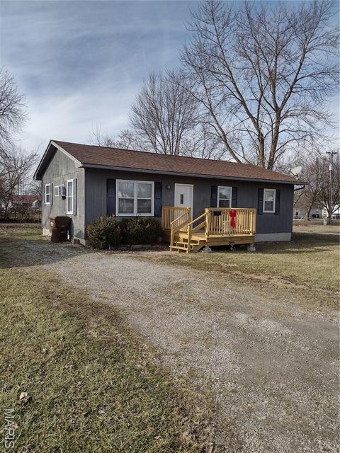 Photo of 16 N 16th Street, Bowling Green, MO 63334 (MLS # 26001356)