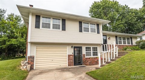 Photo of 8 Peachtree Lane, Rolla, MO 65401 (MLS # 26032966)