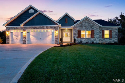 Photo of 7 Highland Place, Wentzville, MO 63385 (MLS # 26064991)