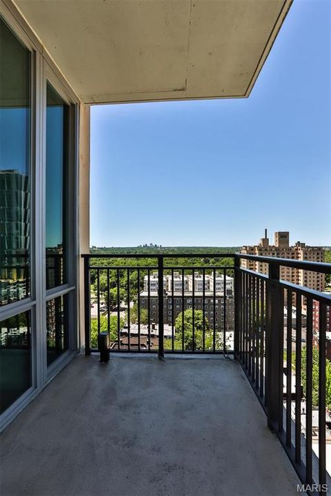 Tiny photo for 4909 Laclede Avenue #1606, St Louis, MO 63108 (MLS # 26030622)