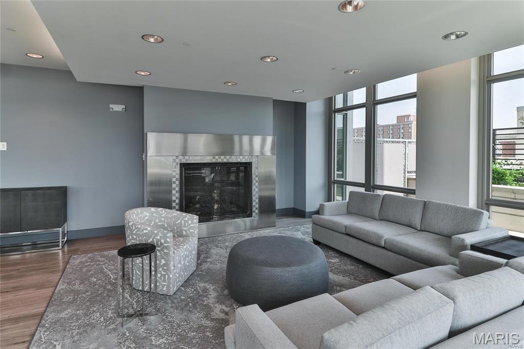 Park East Tower - Residential
