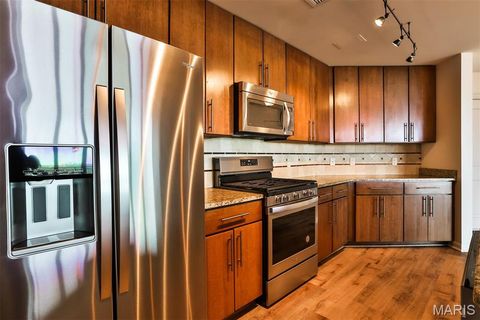Tiny photo for 4909 Laclede Avenue #1606, St Louis, MO 63108 (MLS # 26030622)
