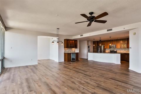 Tiny photo for 4909 Laclede Avenue #1606, St Louis, MO 63108 (MLS # 26030622)