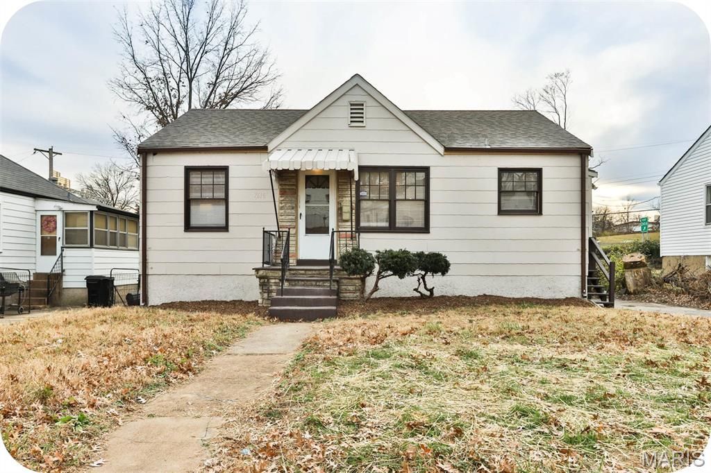 Photo of 7616 Stanwood Drive, St Louis, MO 63121 (MLS # 25073157)