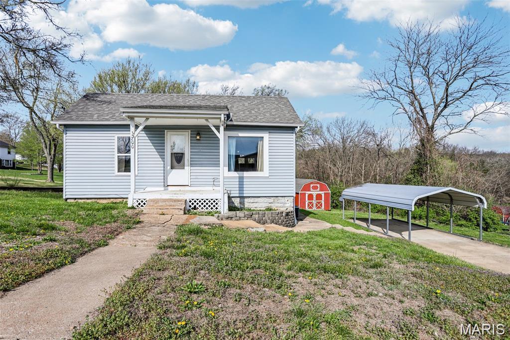 Photo 1 of 27 — 700 Lovett Street, De Soto, MO 63020
