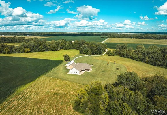 272 NE 1350 AVE, GREENFIELD, IL 62044 - Image dc4f7b531fcb515e3544f4e9f95d5c26/1592609272