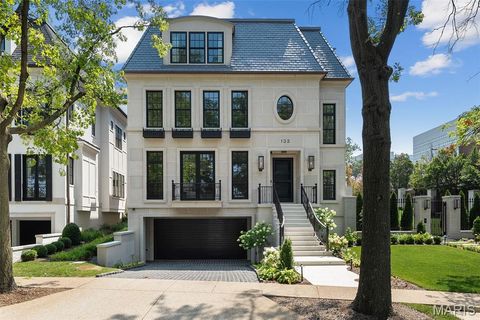 Photo of 132 N Brentwood Boulevard, Clayton, MO 63105 (MLS # 25054038)