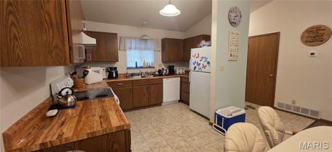 Tiny photo for 18976 Pine Lake Road #D10, Monroe City, MO 63456 (MLS # 26058458)