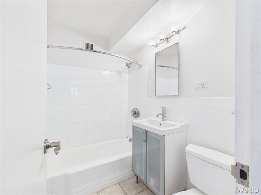 Blu Condos - Residential Lease