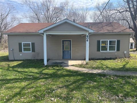 Photo of 806 N Galloway Road, Vandalia, MO 63382 (MLS # 26017493)