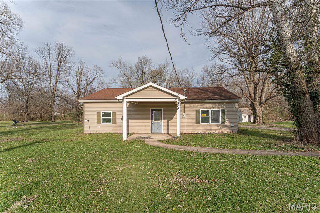 Photo of 806 N Galloway Road, Vandalia, MO 63382 (MLS # 26017493)