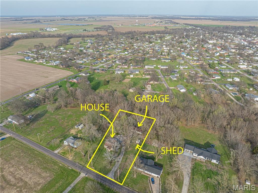 Photo of 806 N Galloway Road, Vandalia, MO 63382 (MLS # 26017493)