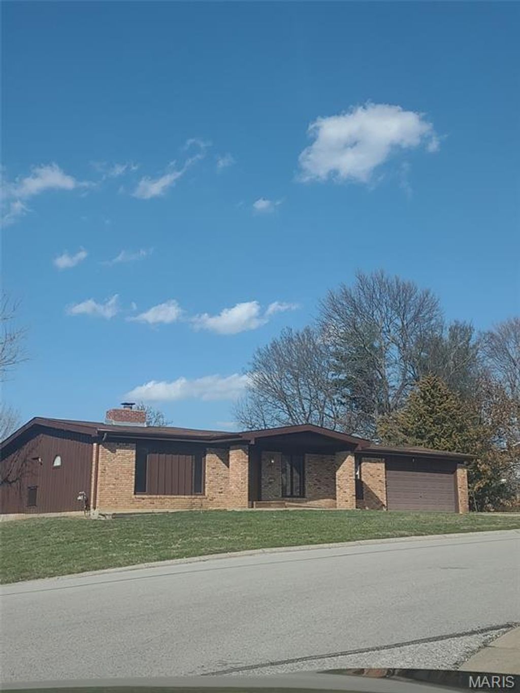Photo of 3029 Imperial Drive, St Peters, MO 63303 (MLS # 26026305)