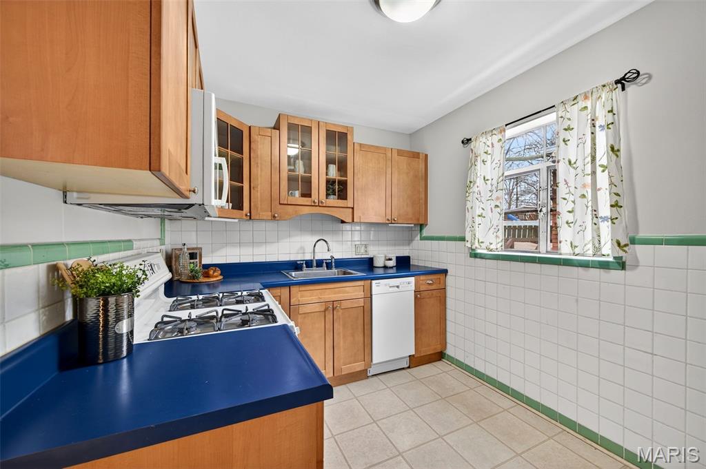 Hill Top View 4 - Residential