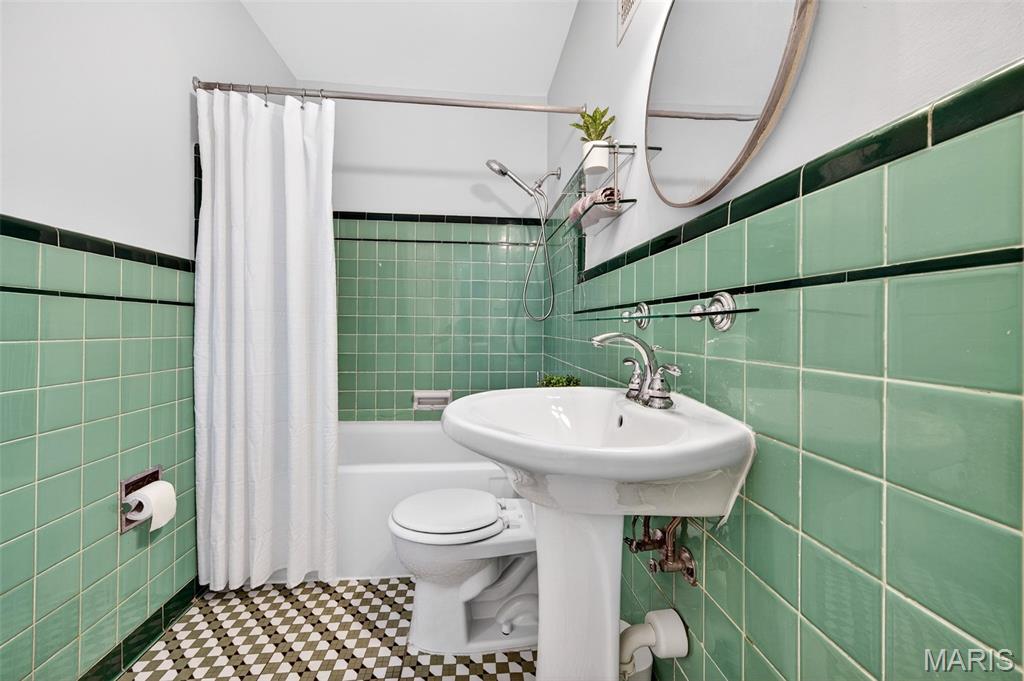 Hill Top View 4 - Residential