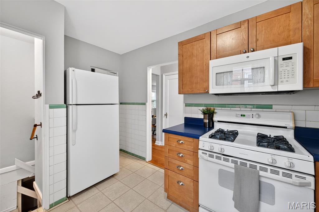 Hill Top View 4 - Residential