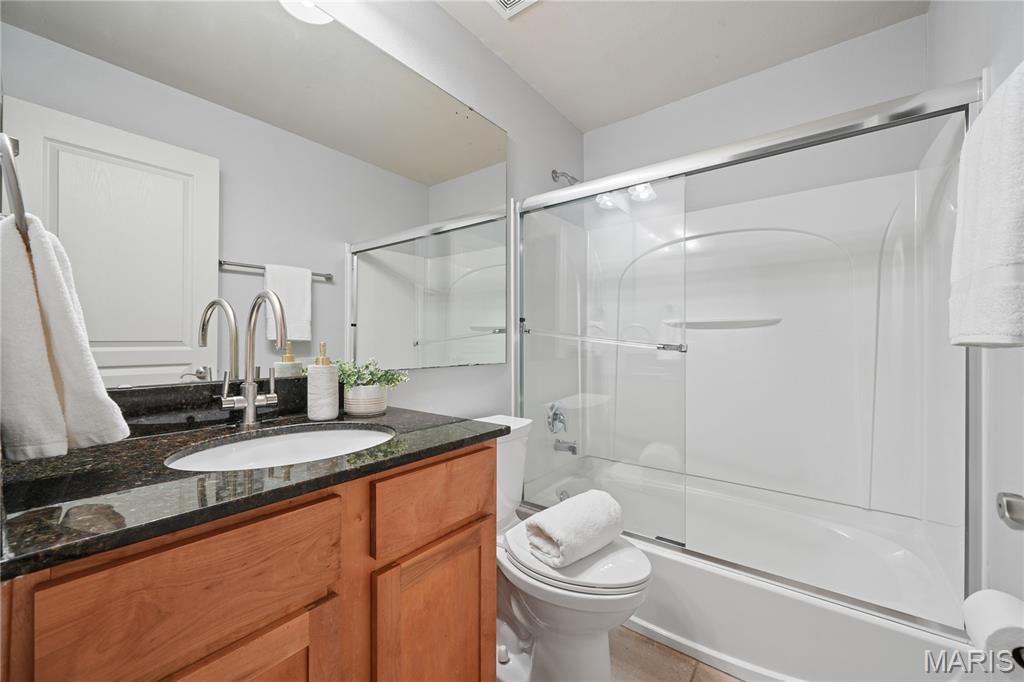 Del-Clara Condo - Residential