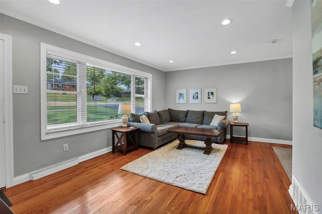 11 Hedgewood Lane