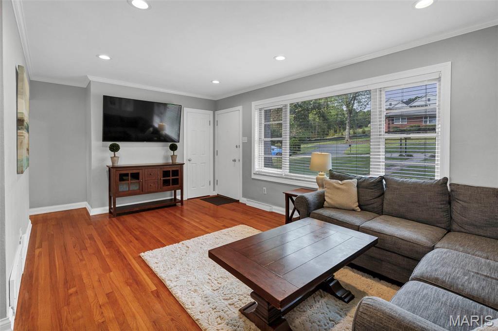 11 Hedgewood Lane