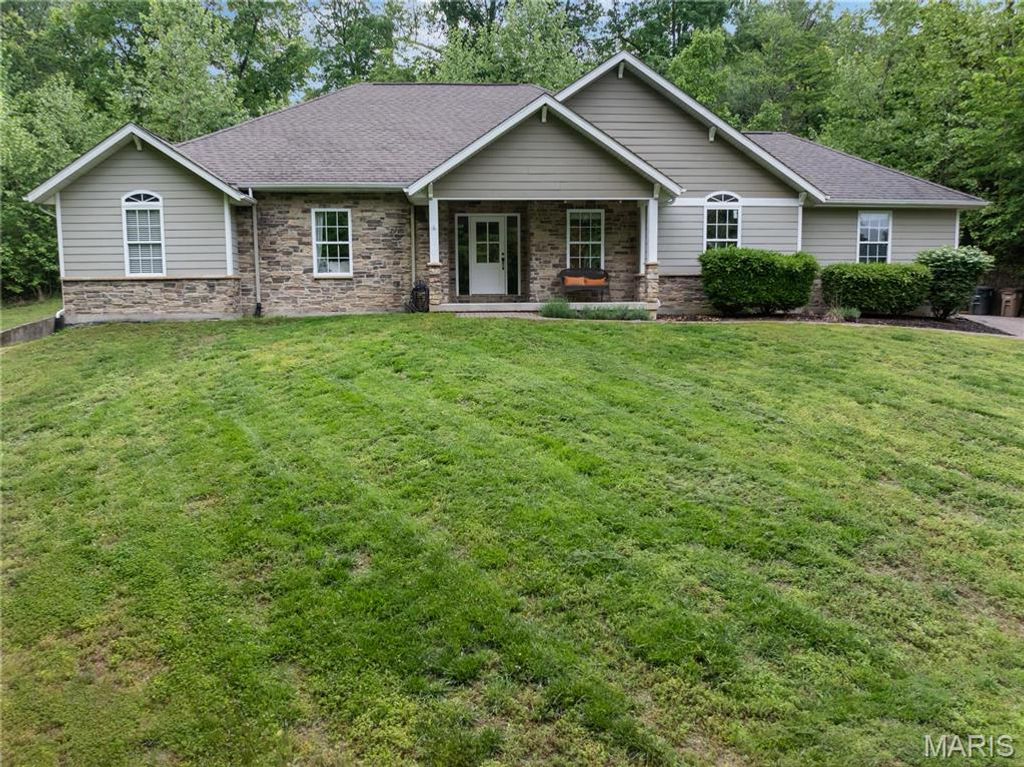 Photo of 12 Dumaine Street, Cape Girardeau, MO 63701 (MLS # 25072852)