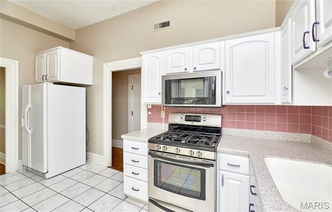 Tiny photo for 10 N Kingshighway Boulevard #2CS, St Louis, MO 63108 (MLS # 26030248)