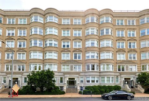 Tiny photo for 10 N Kingshighway Boulevard #2CS, St Louis, MO 63108 (MLS # 26030248)