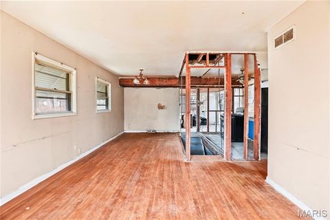 Tiny photo for 10605 Dunkeld Circle, St Louis, MO 63137 (MLS # 26005868)