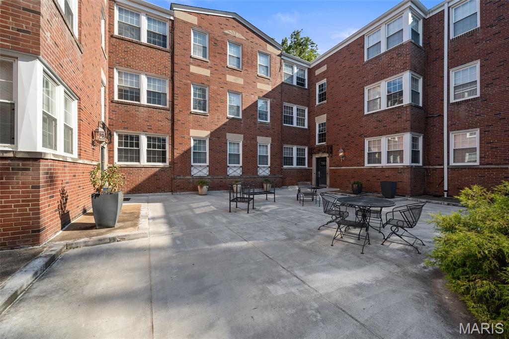 7563 Oxford Drive 3S