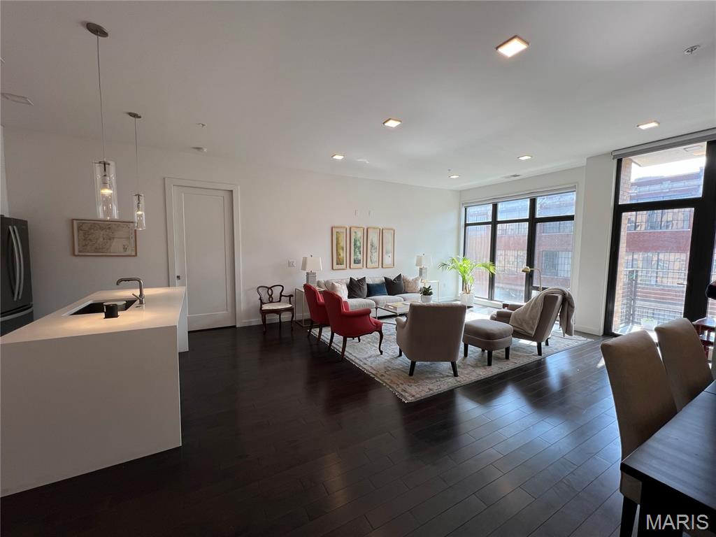 4101 Laclede Condo - Residential Lease