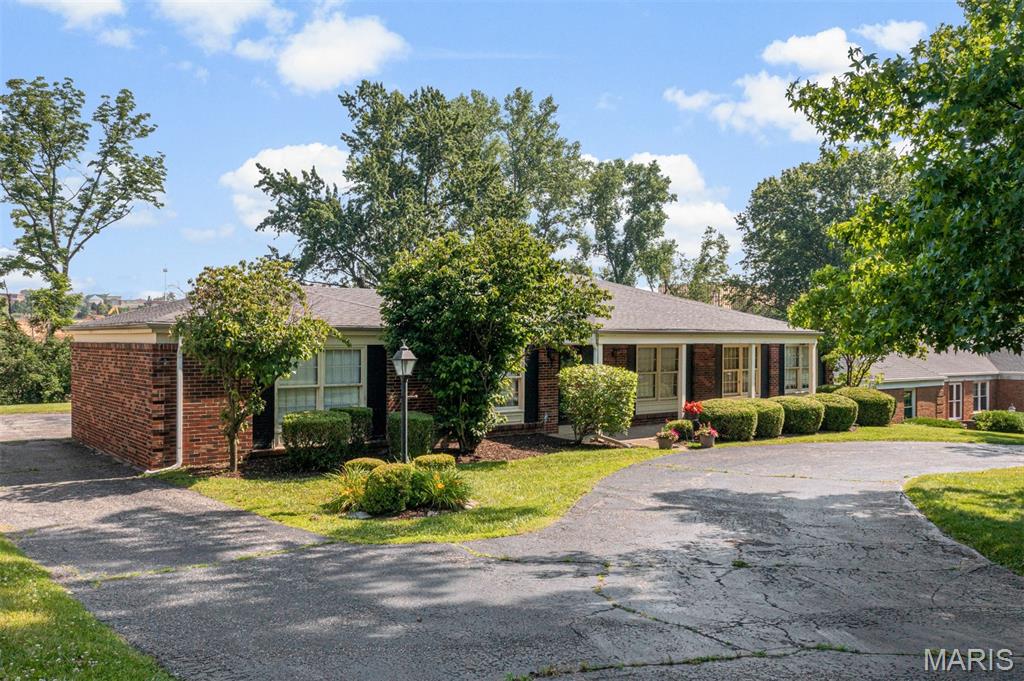 10 Spoede Woods Drive