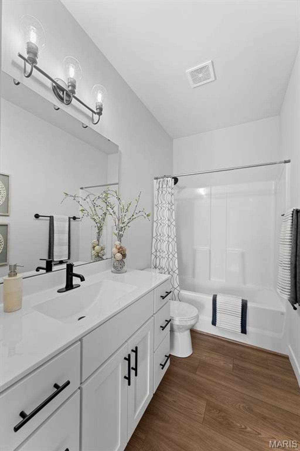 Photo of 32 Landyn Court, Dardenne Prairie, MO 63368 (MLS # 25072871)