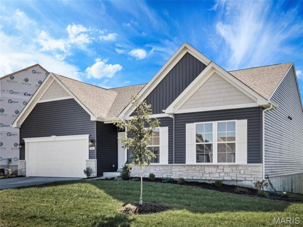 Photo of 32 Landyn Court, Dardenne Prairie, MO 63368 (MLS # 25072871)