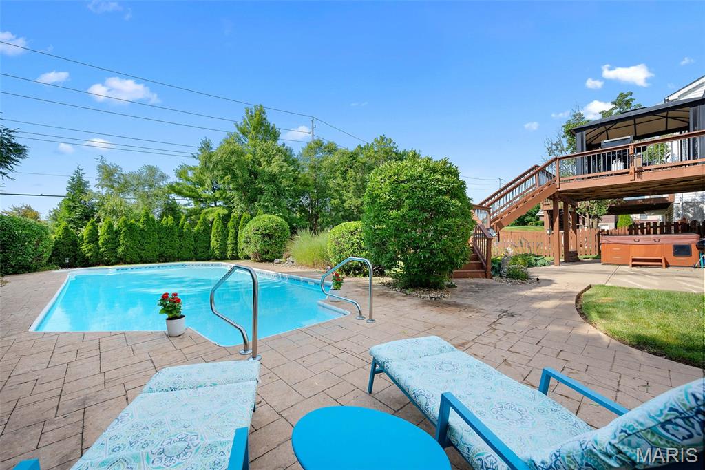 St Charles, Missouri 63301, United States, 4 Bedrooms Bedrooms, ,3 BathroomsBathrooms,Residential,Pending,149583