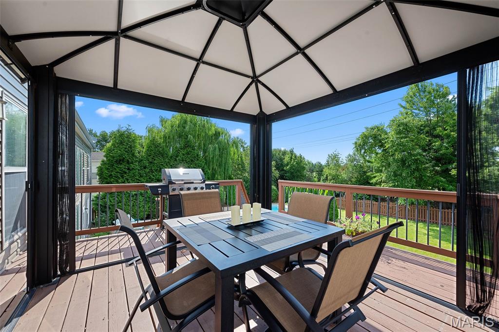 St Charles, Missouri 63301, United States, 4 Bedrooms Bedrooms, ,3 BathroomsBathrooms,Residential,Pending,149583