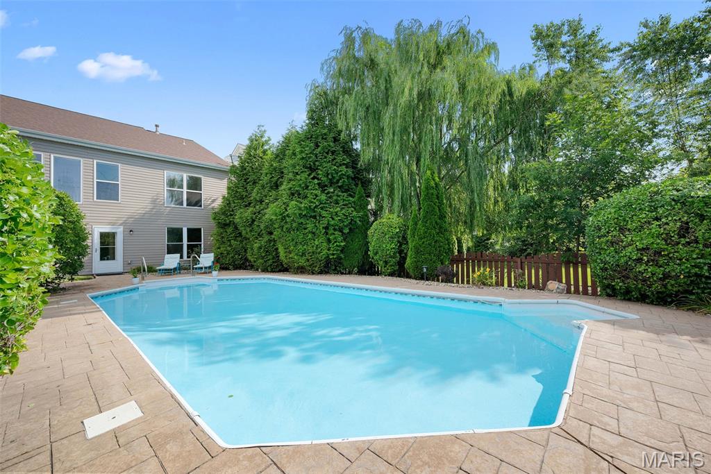 St Charles, Missouri 63301, United States, 4 Bedrooms Bedrooms, ,3 BathroomsBathrooms,Residential,Pending,149583