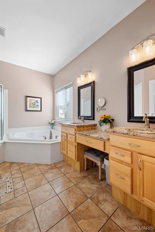 St Charles, Missouri 63301, United States, 4 Bedrooms Bedrooms, ,3 BathroomsBathrooms,Residential,Pending,149583