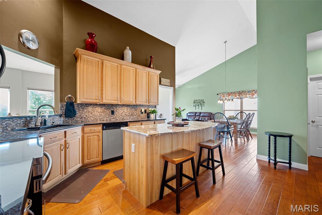 St Charles, Missouri 63301, United States, 4 Bedrooms Bedrooms, ,3 BathroomsBathrooms,Residential,Pending,149583