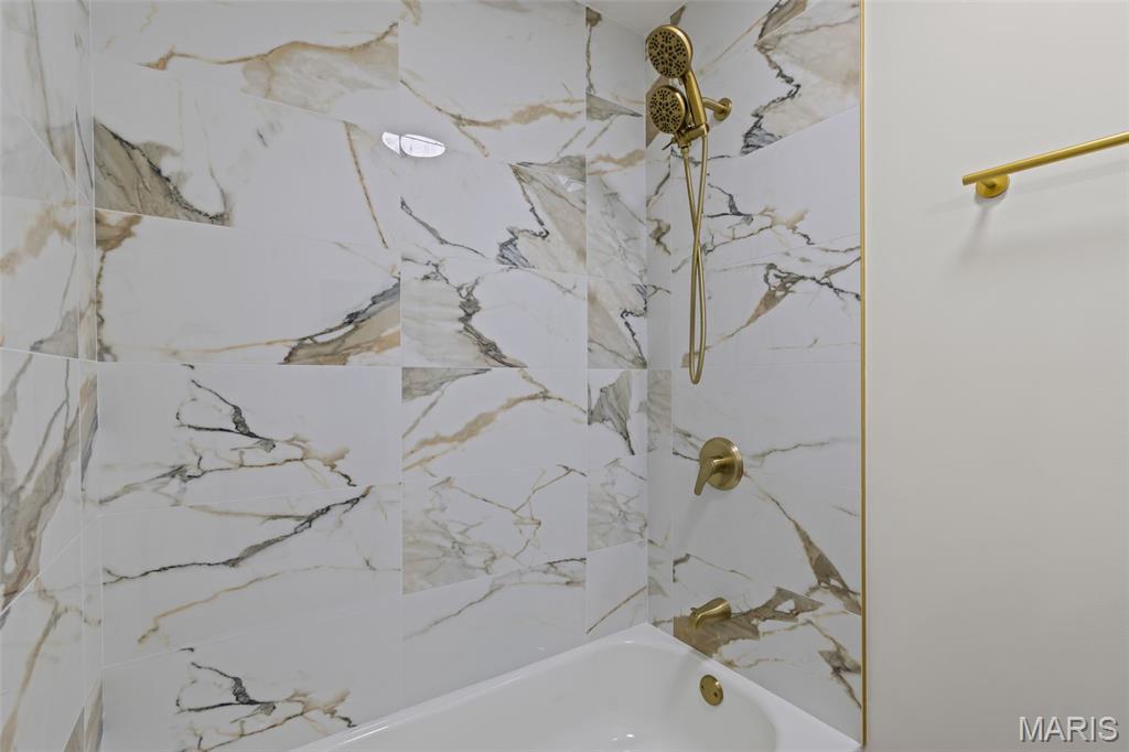 Kingspointe - Residential