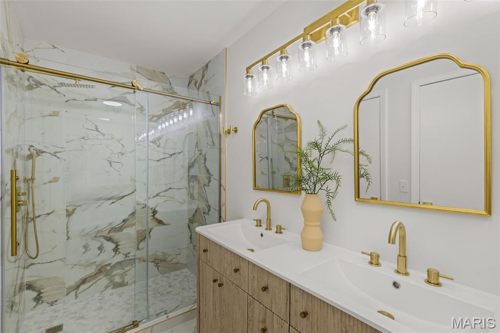 Kingspointe - Residential