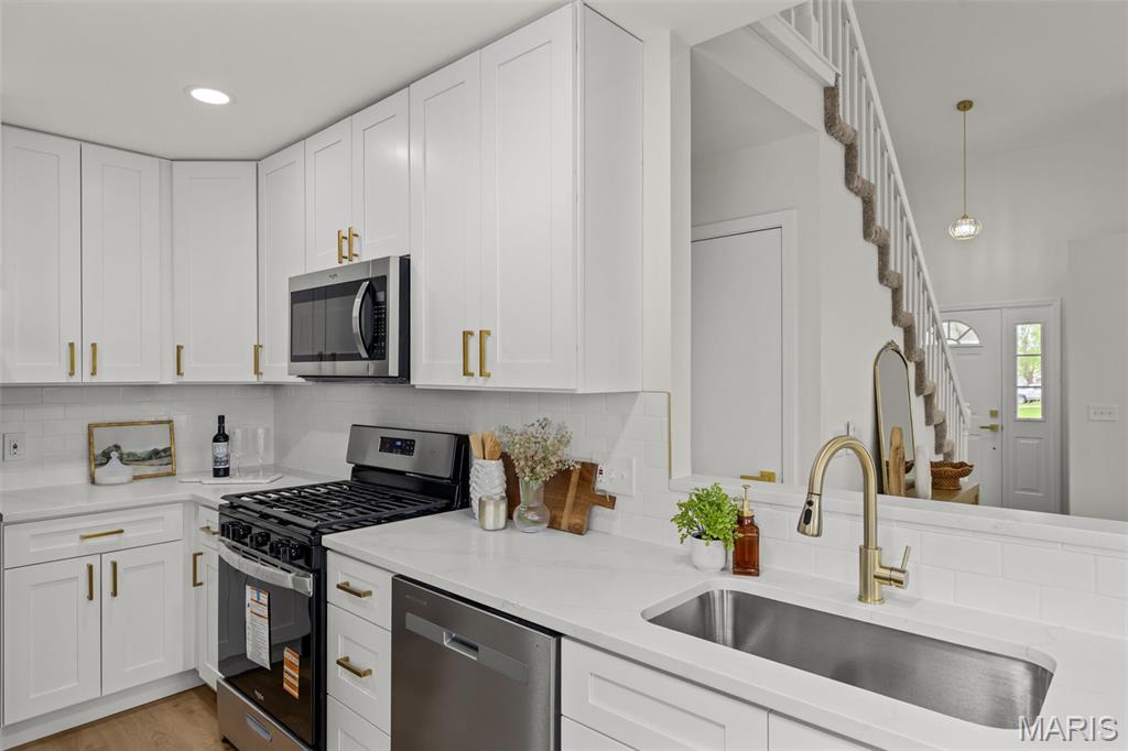 Kingspointe - Residential