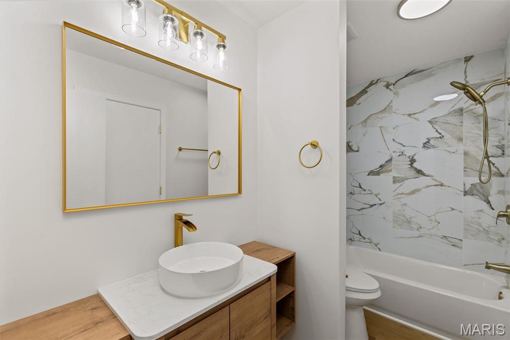 Kingspointe - Residential