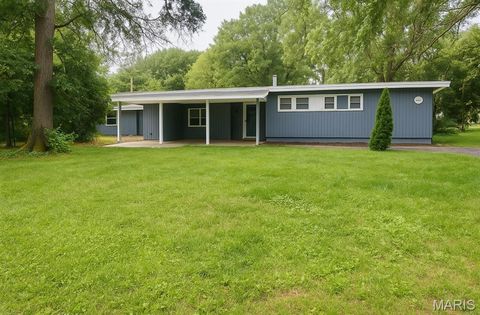 750 Robinwood Drive Florissant MO 63033