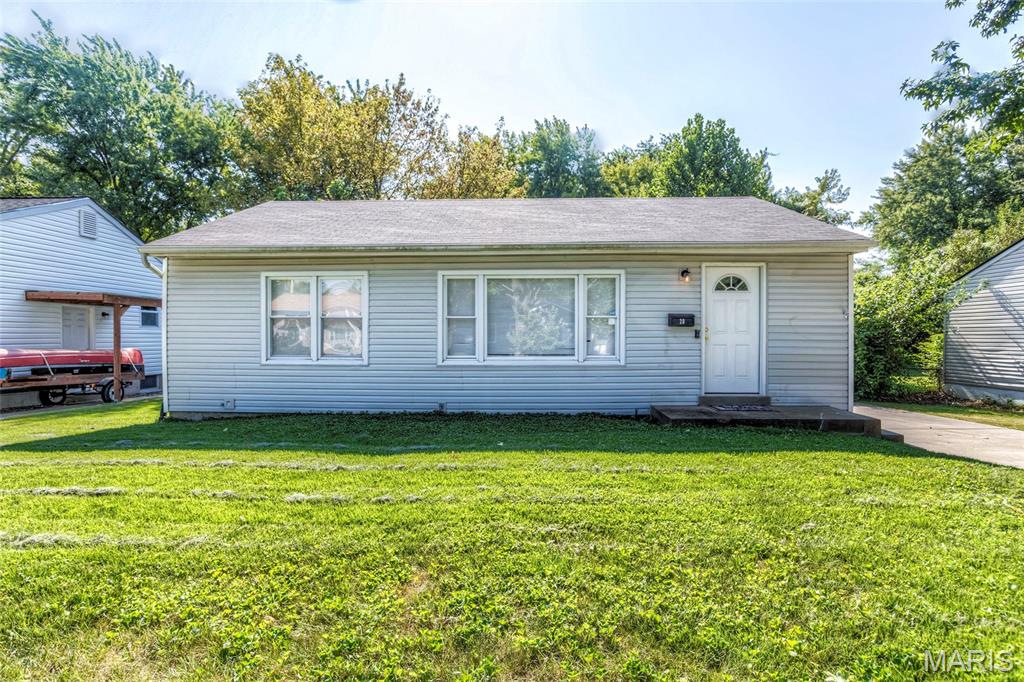 Photo of 20 La Venta Drive, Florissant, MO 63031 (MLS # 26056917)