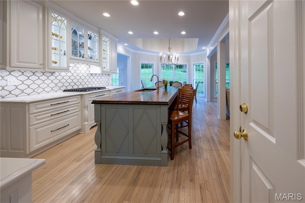 Summit Estate - Residential