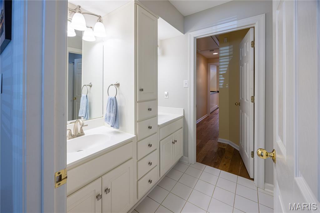 Summit Estate - Residential