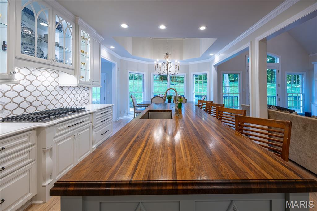 Summit Estate - Residential