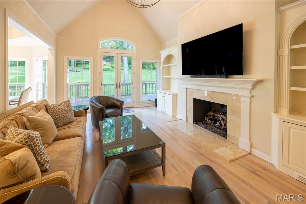 Summit Estate - Residential