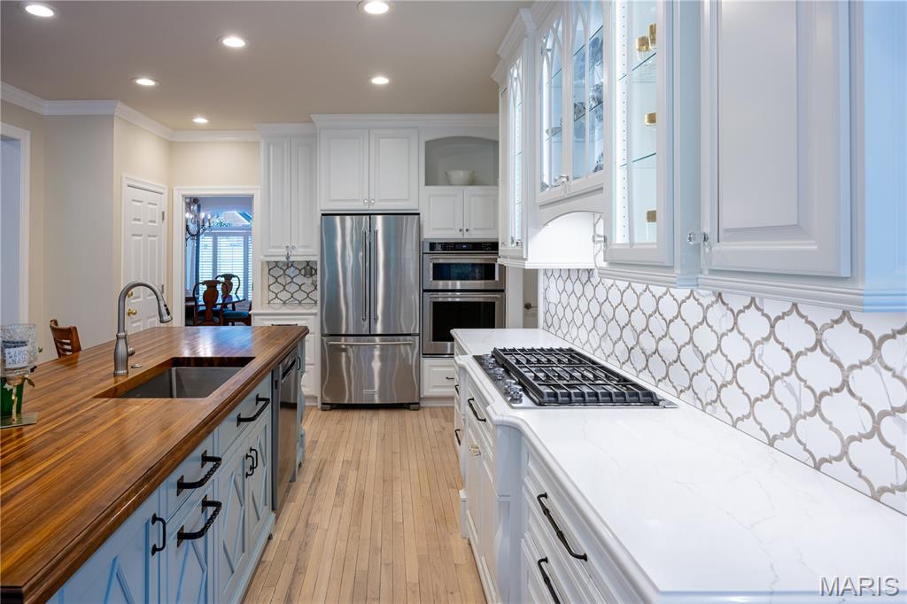 Summit Estate - Residential